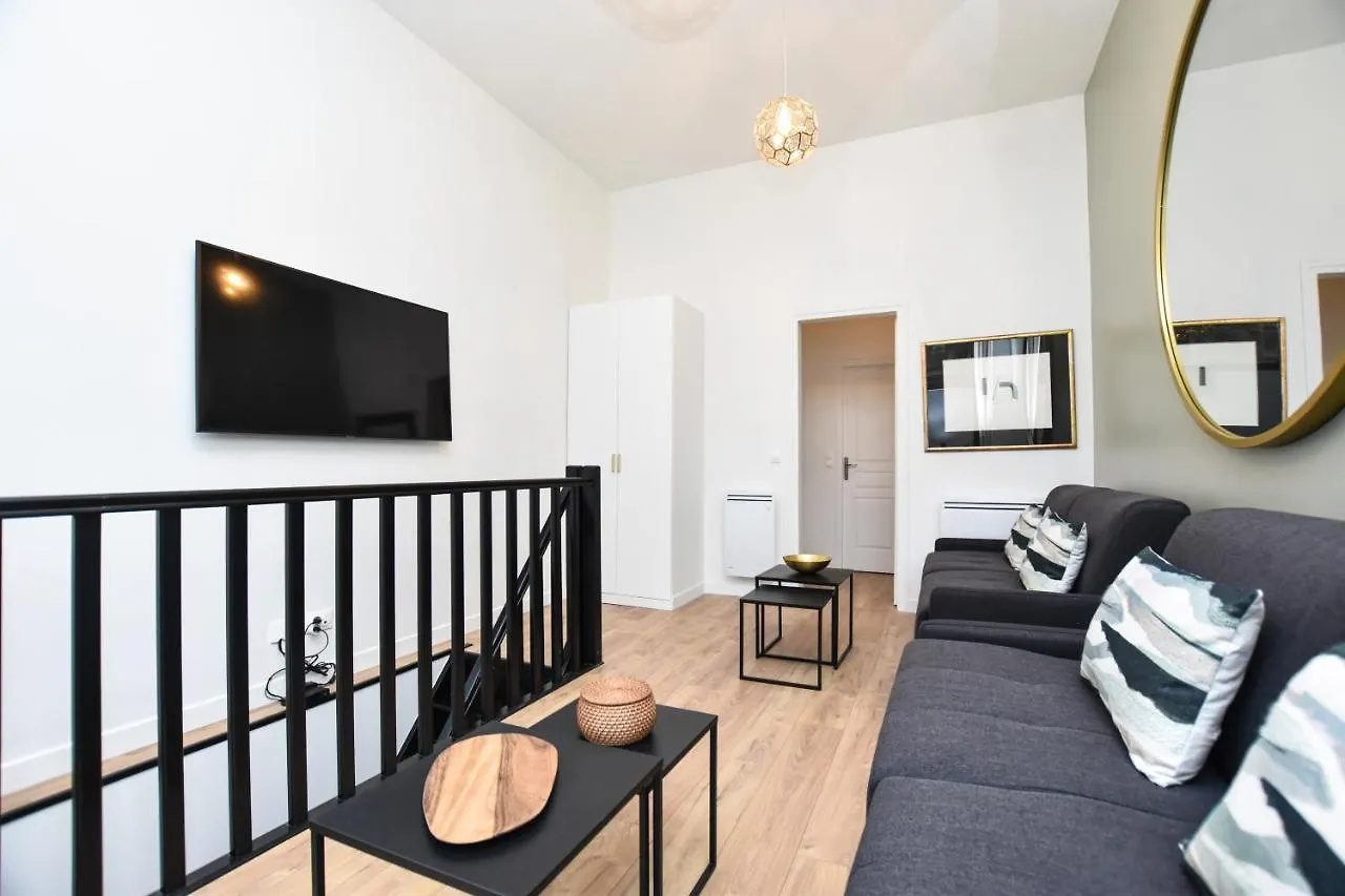 Cmg Michel Bizot / Trousseau Apartment